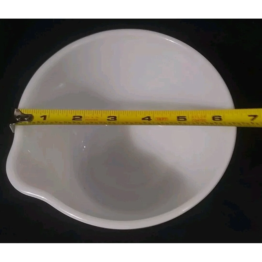 Small Mixing Bowl Ribbed Milk Glass Pour Spout 6.5 Inch‎ Diameter Vintage READ